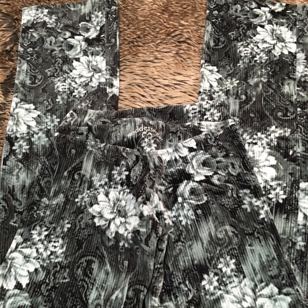 Goddesswear Classic Corduroy Flare Pants Floral Green New & Rare Size 1(2/4)